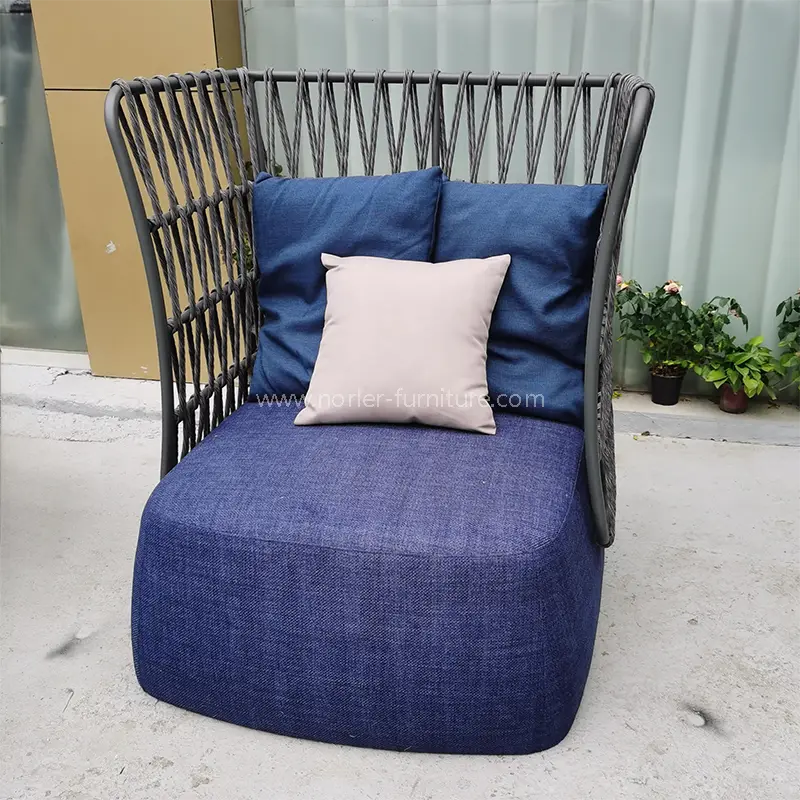 Moderne Aluminiumrahmenseilwebende blaues Kissensofa