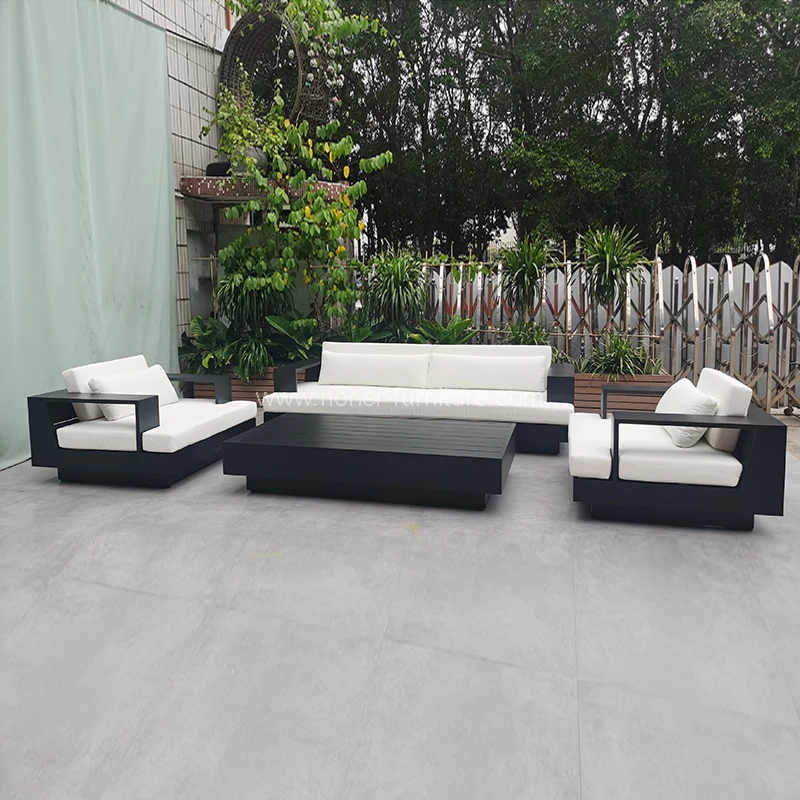 Moderne minimalistische schwarze Aluminiumrahmen im Freien Sofa