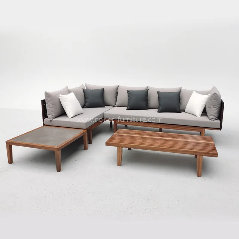 Moderne Outdoor -Teakholz -Holzrahmenseil gewebt