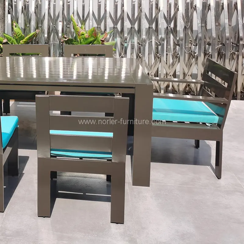 Luxus -Aluminiumrahmen -Ess -Set im Freien